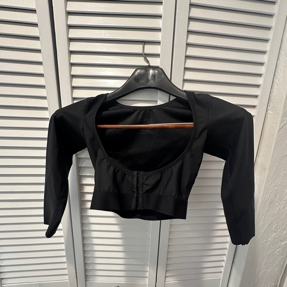 Isavela black vest sleeve with open chest